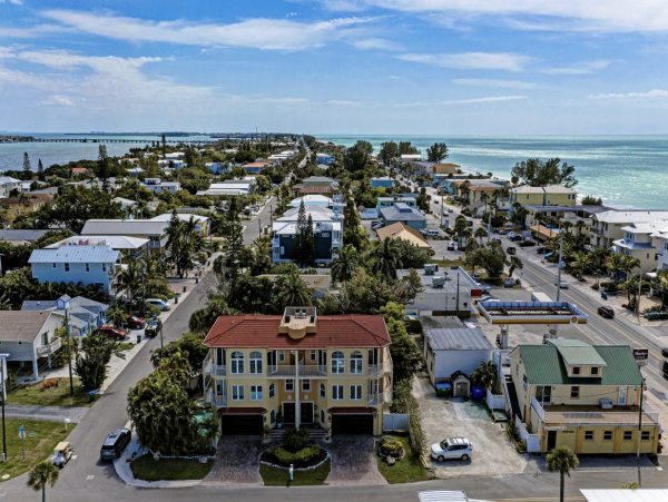 Luxury Anna Maria Island Vacation Home Sleeps 8